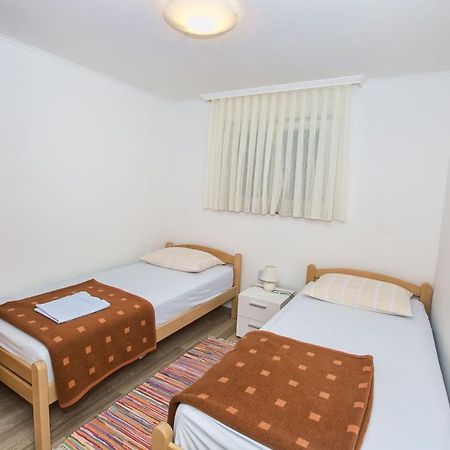 Apartmani Marijana Cesarica Buitenkant foto