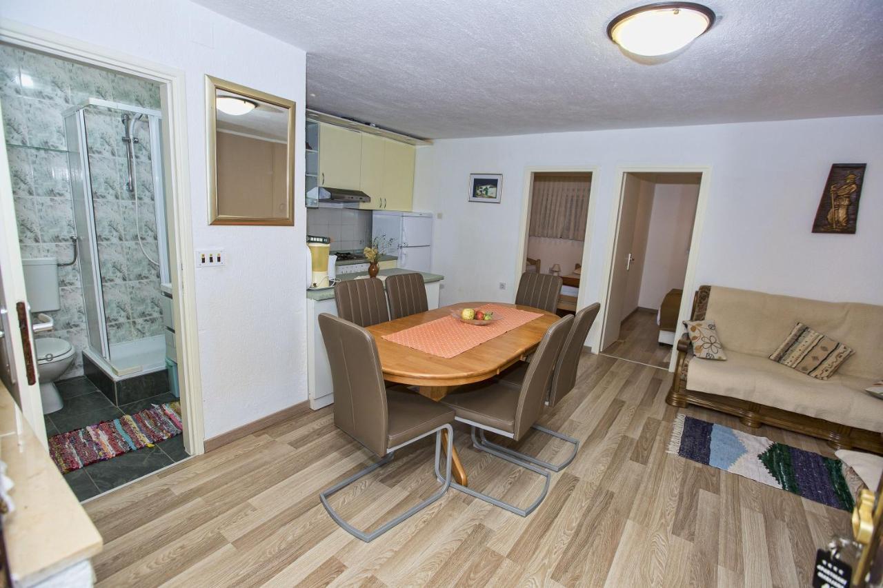 Apartmani Marijana Cesarica Buitenkant foto