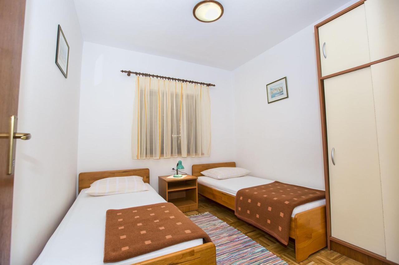 Apartmani Marijana Cesarica Buitenkant foto