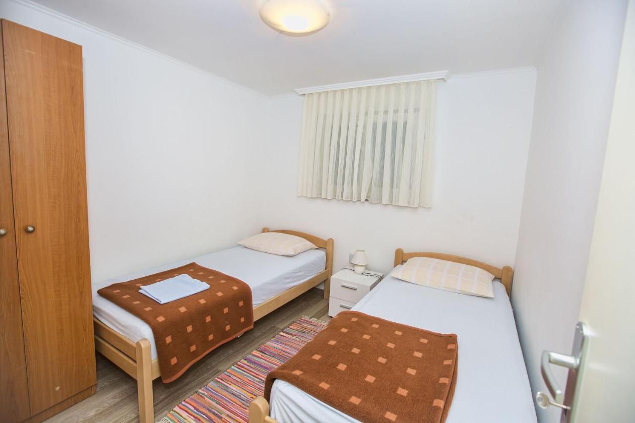 Apartmani Marijana Cesarica Buitenkant foto