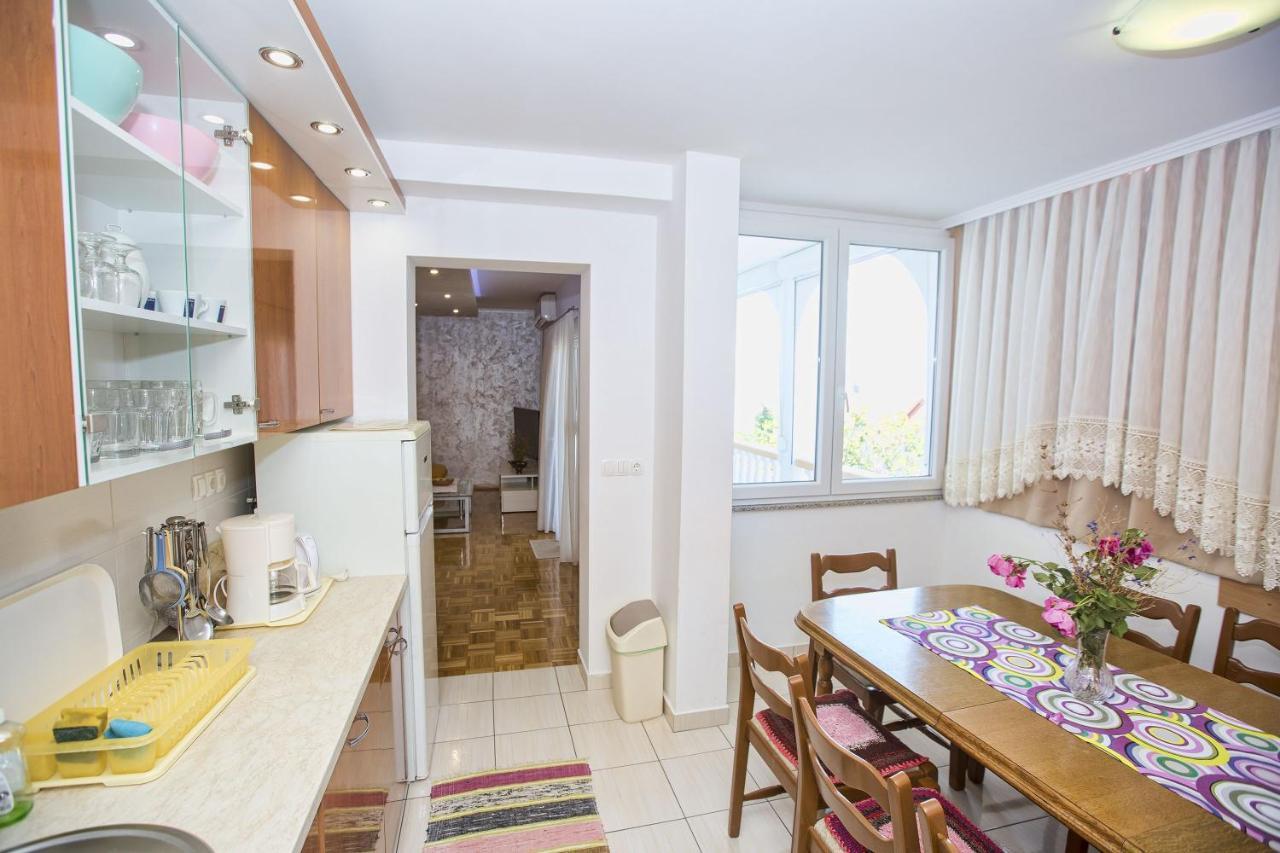 Apartmani Marijana Cesarica Buitenkant foto