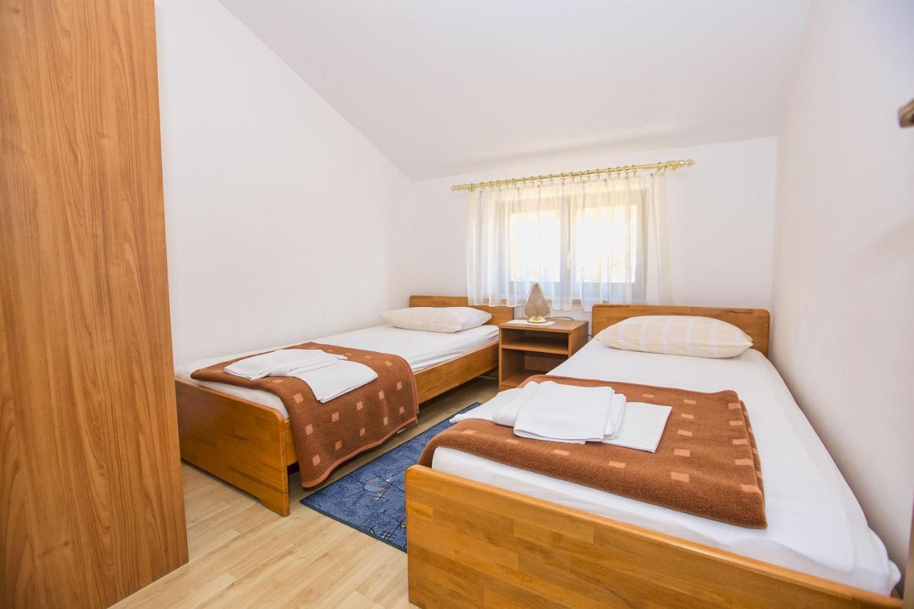 Apartmani Marijana Cesarica Buitenkant foto