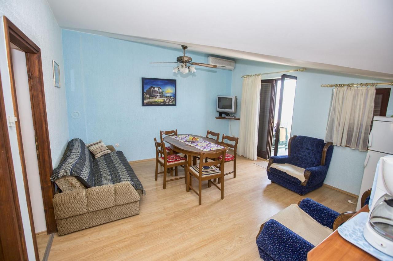 Apartmani Marijana Cesarica Buitenkant foto