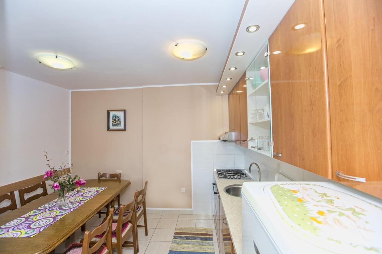 Apartmani Marijana Cesarica Buitenkant foto