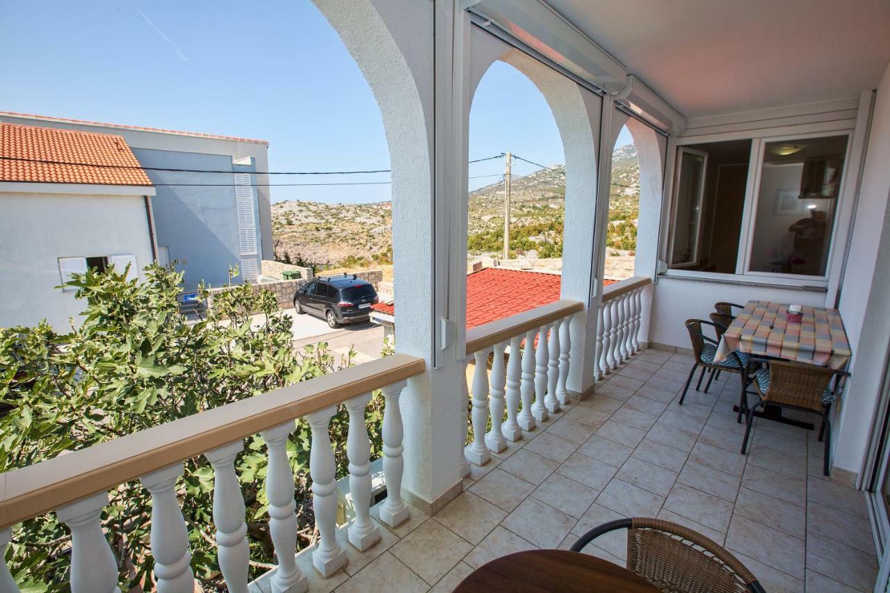 Apartmani Marijana Cesarica Buitenkant foto